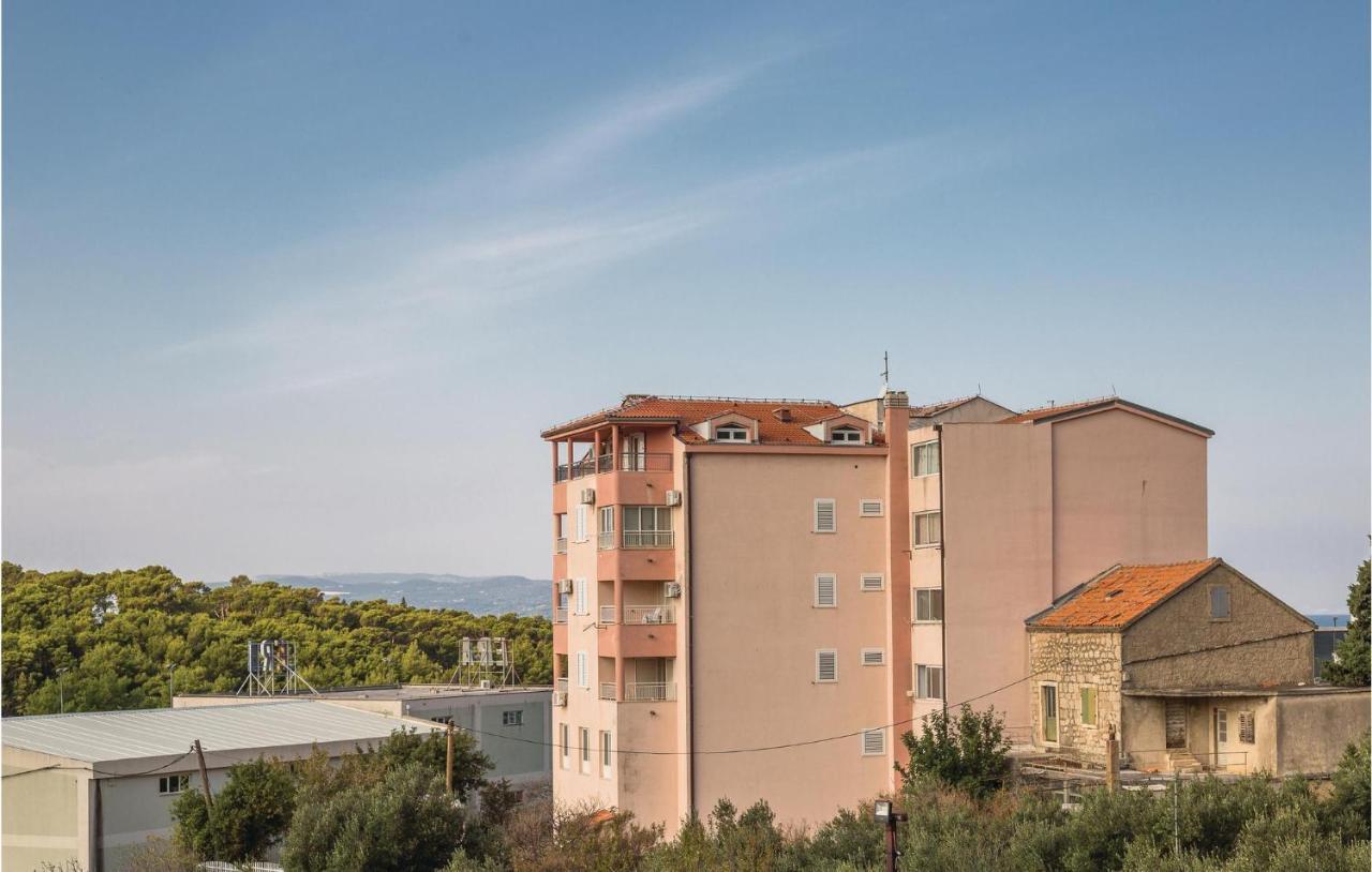 1 Bedroom Awesome Apartment In Makarska Exterior photo