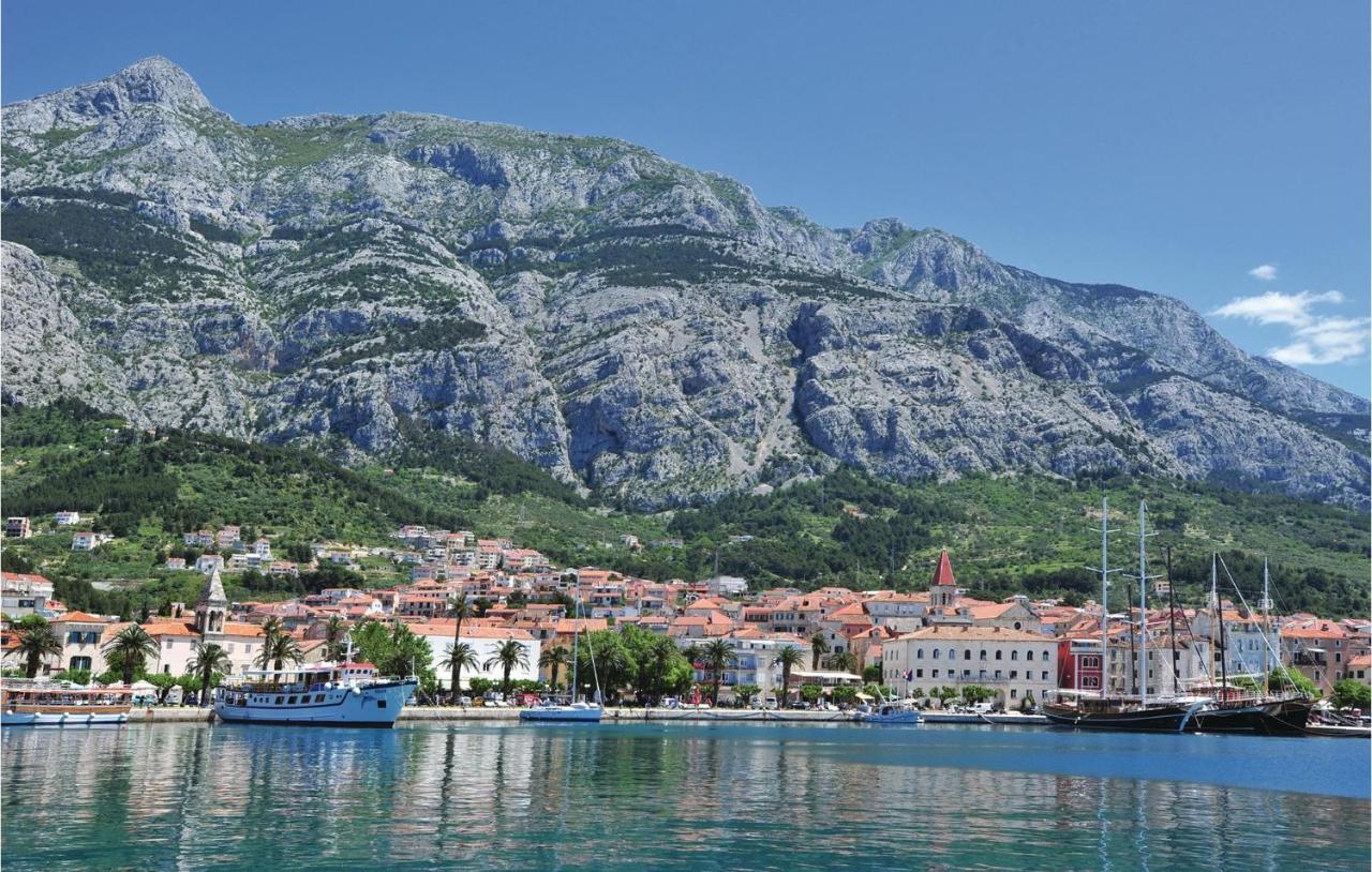 1 Bedroom Awesome Apartment In Makarska Exterior photo